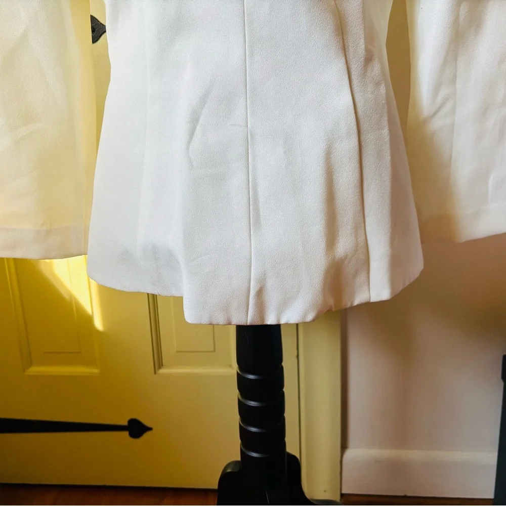 Vintage Cachet Sz 12 Warm White Blazer with Lace Detail, Lattice Back - Picture 6 of 14